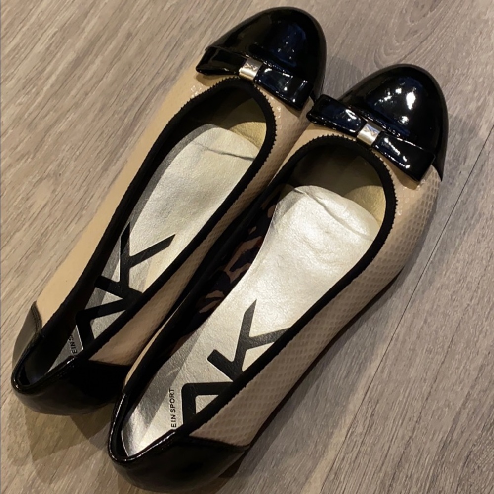 Anne Klein flats!